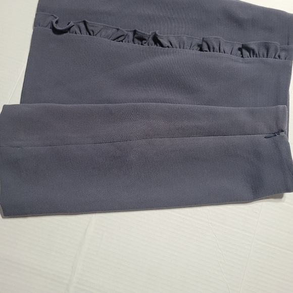 Ann Taylor Loft Skirt Size 8, Grey Ruffle with Liner - Picture 3 of 8